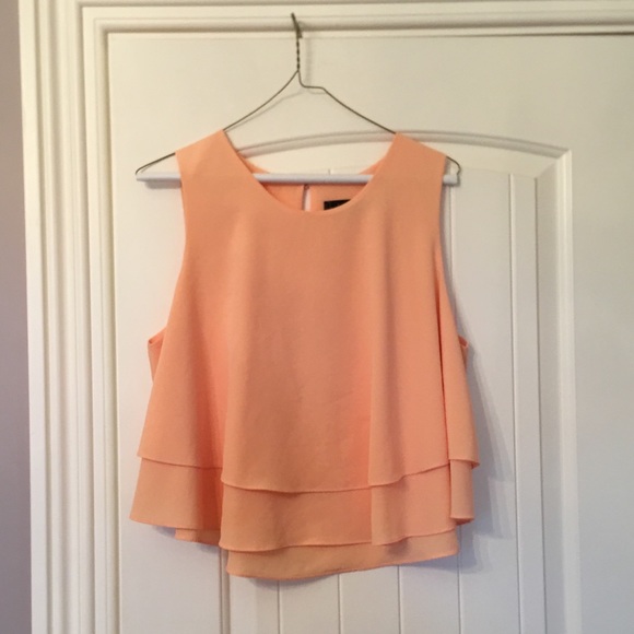 Zara Tops - Cute flowy orange Zara crop top